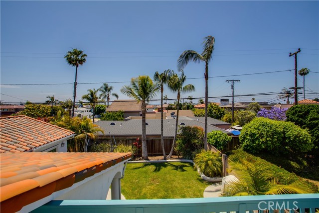 1660 Catalina Avenue, Seal Beach CA: https://media.crmls.org/medias/dcab9c3e-079a-4af7-a571-6706bd1c1b94.jpg
