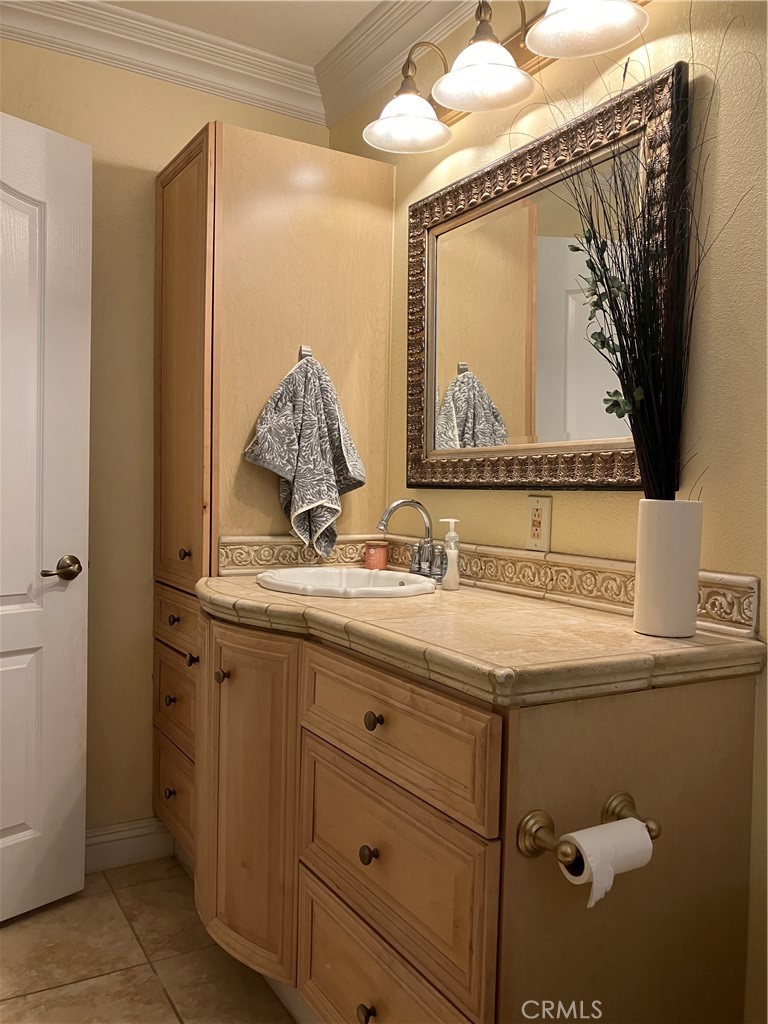https://media.crmls.org/medias/dcabd391-6e17-42b3-969a-28c319ad5644.jpg?preset=X-Large