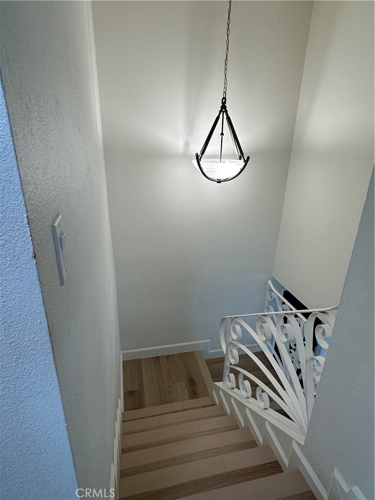 https://media.crmls.org/medias/dcac240a-cf22-4e67-994d-d1687c09a252.jpg?preset=X-Large
