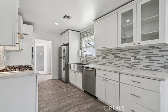 Detail Gallery Image 12 of 51 For 17043 Celtic St, Granada Hills,  CA 91344 - 4 Beds | 3 Baths