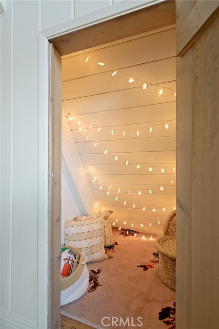 Detail Gallery Image 28 of 51 For 987 Tirol Ln, Lake Arrowhead,  CA 92352 - 3 Beds | 2 Baths