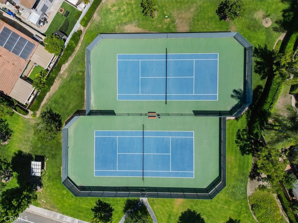 https://media.crmls.org/medias/dcad30de-e27b-422e-9369-750f2aacf36b.jpg?preset=X-Large
