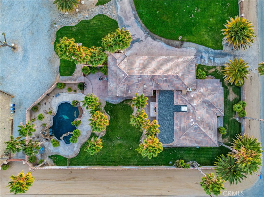 https://media.crmls.org/medias/dcadf234-9e64-4a5b-8f6e-2bb90d5719b7.jpg?preset=X-Large