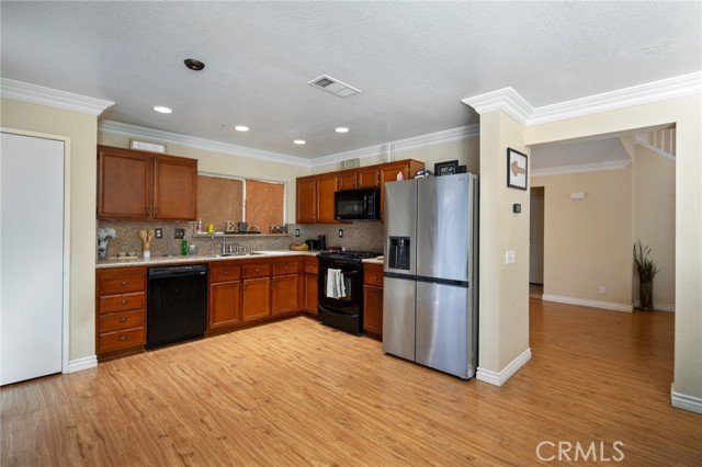 Detail Gallery Image 12 of 29 For 11432 Sheffield Rd, Fontana,  CA 92337 - 3 Beds | 2/1 Baths