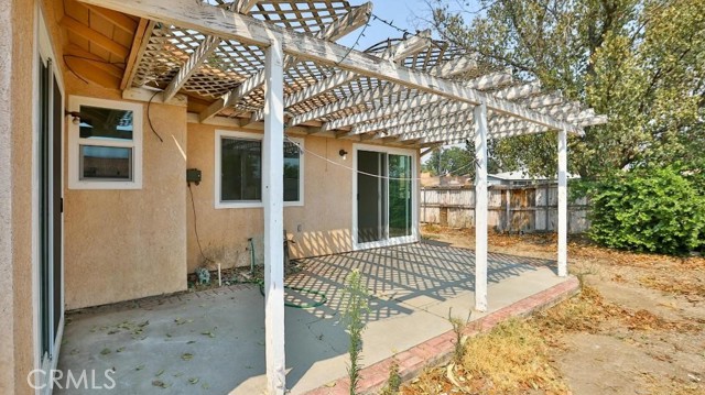 Detail Gallery Image 3 of 14 For 4623 San Benito St, San Bernardino,  CA 92407 - 4 Beds | 2 Baths