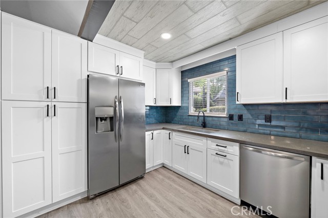 Detail Gallery Image 17 of 43 For 22400 Canyon Club, Canyon Lake,  CA 92587 - 3 Beds | 2 Baths