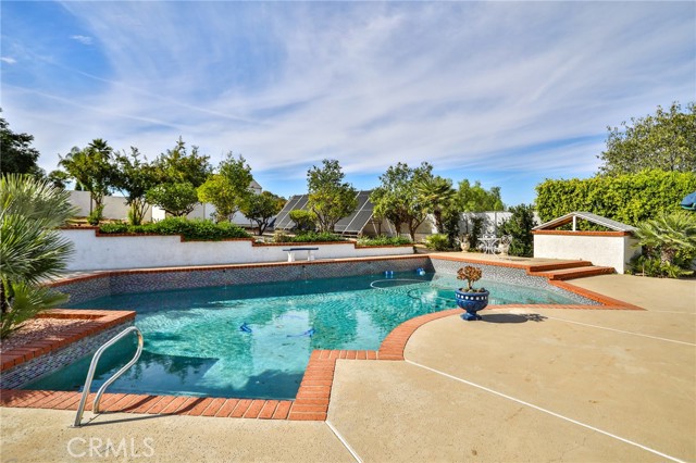 Detail Gallery Image 60 of 75 For 1233 Coronet Dr, Riverside,  CA 92506 - 5 Beds | 4/2 Baths