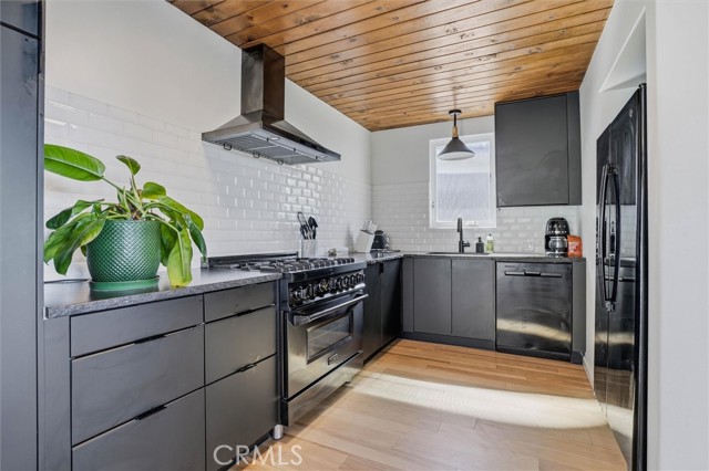 Detail Gallery Image 5 of 46 For 1140 12th Street, Los Osos,  CA 93402 - 3 Beds | 3 Baths