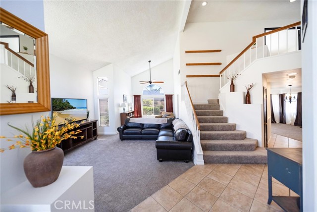25444 Clover Glen Circle, Murrieta CA: https://media.crmls.org/medias/dcaed115-db62-4385-8772-e2d087250bd5.jpg