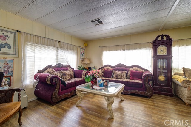 3700 Buchanan Street, Riverside CA: https://media.crmls.org/medias/dcaf4d20-595a-479a-91a6-0585ada4f5b6.jpg