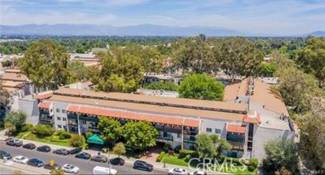 Detail Gallery Image 21 of 29 For 5460 White Oak Ave #J206,  Encino,  CA 91316 - 2 Beds | 2 Baths