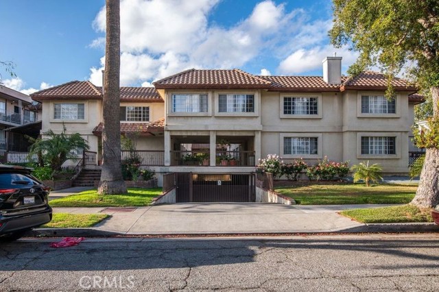 Detail Gallery Image 2 of 44 For 707 Raleigh St #5,  Glendale,  CA 91205 - 3 Beds | 3 Baths