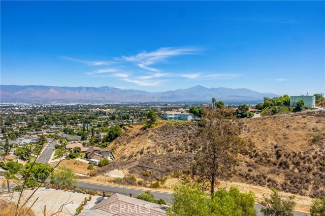 11661 Anderson, Loma Linda CA: https://media.crmls.org/medias/dcb01dd7-8f11-4e2c-a2bc-1f43cba809b1.jpg