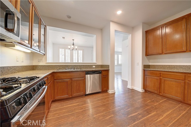 Detail Gallery Image 19 of 49 For 26335 Iris Ave #D,  Moreno Valley,  CA 92555 - 3 Beds | 3 Baths