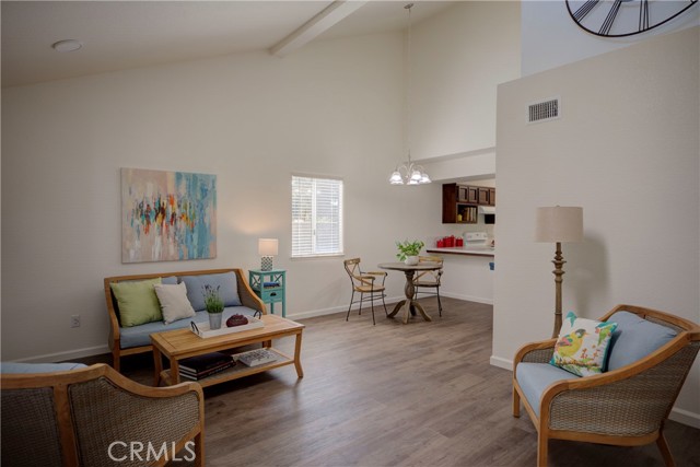 Detail Gallery Image 2 of 16 For 2600 Brookside Dr #11,  Bakersfield,  CA 93311 - 2 Beds | 2 Baths