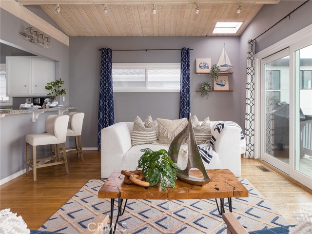 2613 Vista Drive, Manhattan Beach, California 90266, 3 Bedrooms Bedrooms, ,2 BathroomsBathrooms,Residential,Sold,Vista,SB22142075