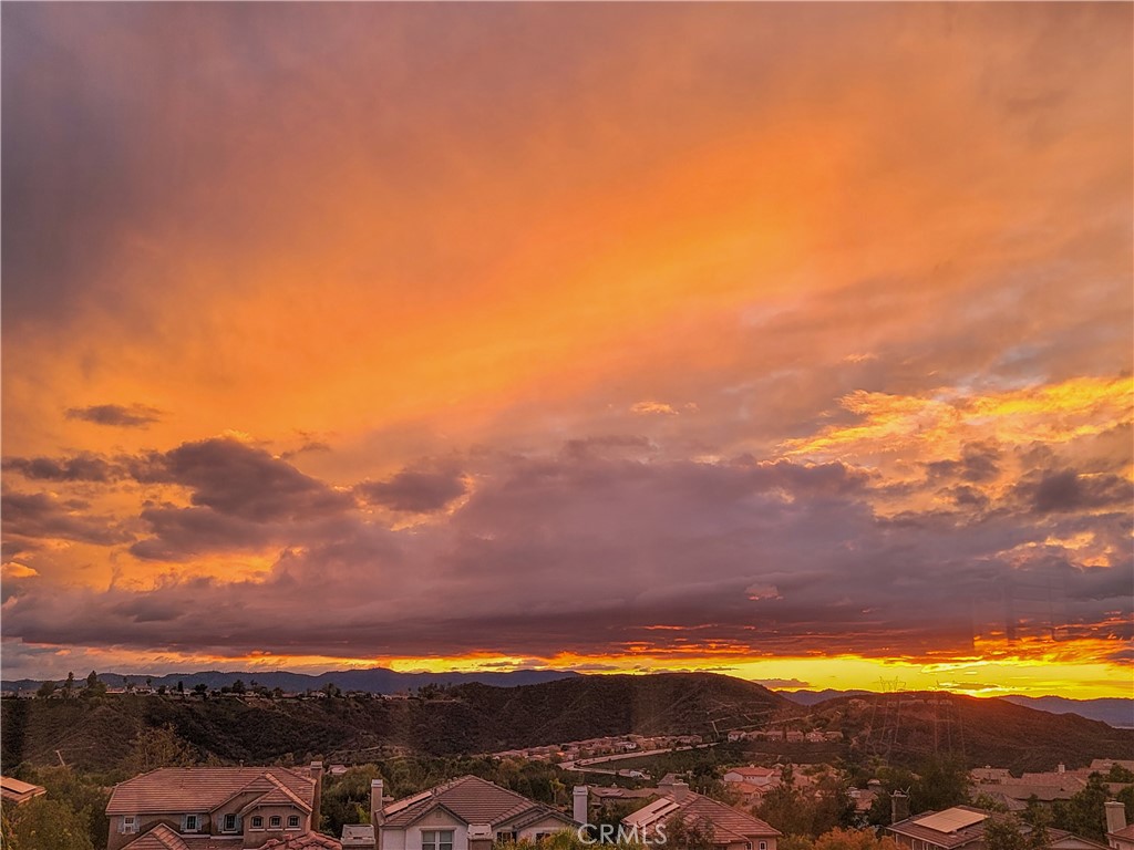 https://media.crmls.org/medias/dcb1e253-a7c4-44a0-b542-8aa05011e841.jpg?preset=X-Large