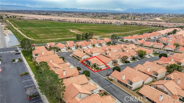 Detail Gallery Image 7 of 35 For 19273 Palm Way, Apple Valley,  CA 92308 - 2 Beds | 2 Baths