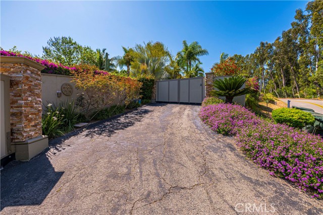40468 Rock Mountain Drive, Fallbrook CA: https://media.crmls.org/medias/dcb2d12a-04ab-4c1d-b5b0-f47a1d33ee00.jpg