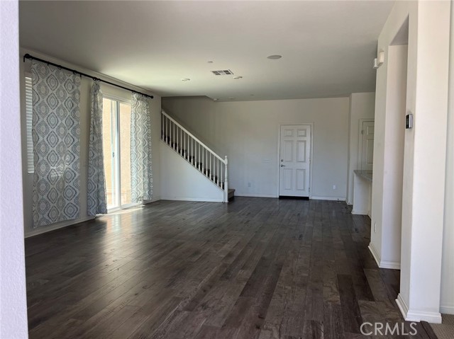 Detail Gallery Image 3 of 20 For 13084 Irisbend Ave, Corona,  CA 92880 - 3 Beds | 2/1 Baths