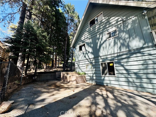 31506 Circle View Drive, Running Springs CA: https://media.crmls.org/medias/dcb36458-4994-4b36-8c96-688ae0d8aea3.jpg