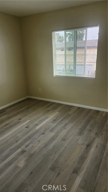 Detail Gallery Image 2 of 5 For 1043 West 107th Street #1/2,  Los Angeles,  CA 90044 - 2 Beds | 1 Baths