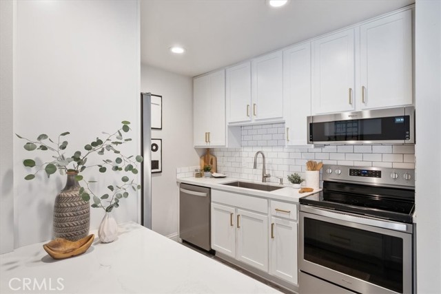 603 Prospect Avenue, Redondo Beach, California 90277, 2 Bedrooms Bedrooms, ,2 BathroomsBathrooms,Residential,Sold,Prospect,PW21250373