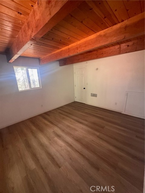32375 Scandia Dr, Running Springs, CA 92382