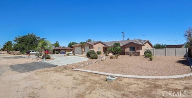 Detail Gallery Image 4 of 23 For 19904 Talihina Rd, Apple Valley,  CA 92307 - 3 Beds | 2/1 Baths