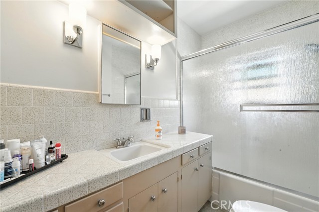 265 W Pershing Court, Covina CA: https://media.crmls.org/medias/dcb46f1d-b513-4db8-a7ef-505780878548.jpg