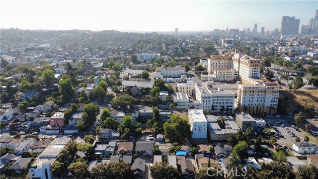 701 N Rampart Boulevard, Los Angeles CA: https://media.crmls.org/medias/dcb49704-59ba-4f38-a1a8-eb78c07fb2db.jpg