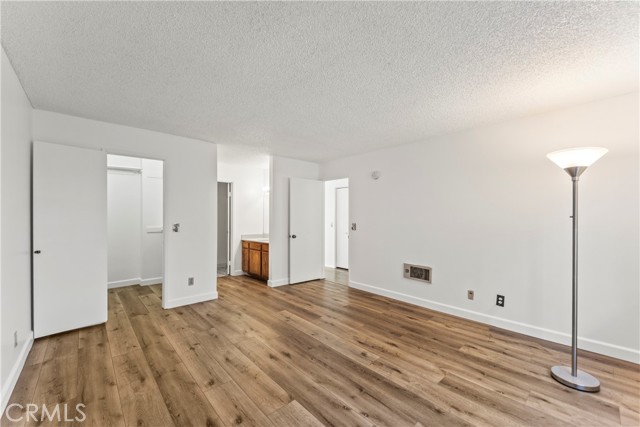 Detail Gallery Image 15 of 28 For 15000 Halldale Ave #101,  Gardena,  CA 90247 - 2 Beds | 2 Baths
