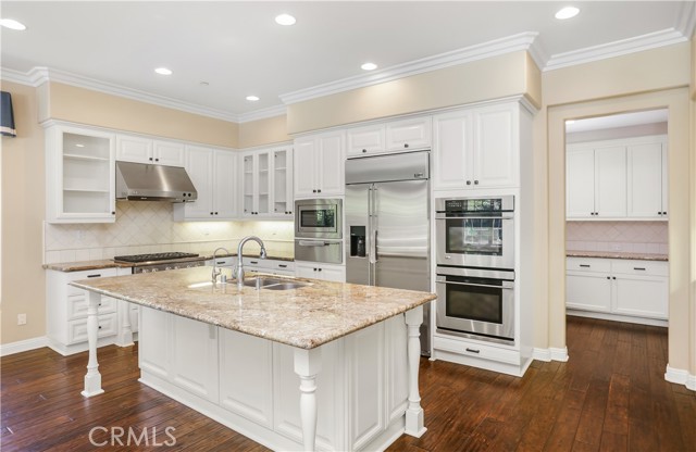 26 Woods Trail, Irvine CA: https://media.crmls.org/medias/dcb5728d-af2b-4610-9e18-695e7380206d.jpg