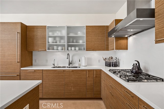 10776 Wilshire Boulevard, Los Angeles CA: https://media.crmls.org/medias/dcb5971c-d001-4bac-83f0-c53def24e071.jpg
