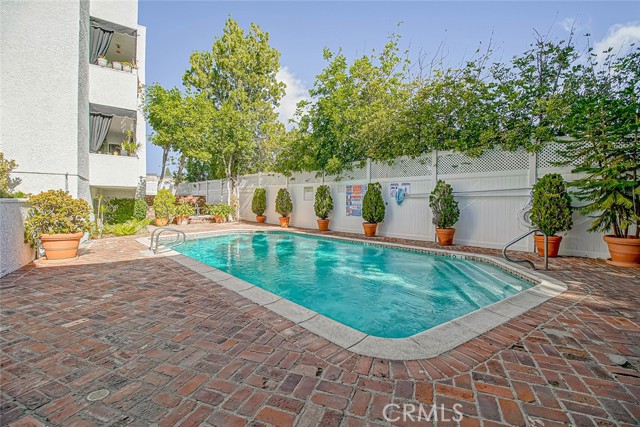 Detail Gallery Image 45 of 59 For 4950 Louise Ave #105,  Encino,  CA 91316 - 2 Beds | 2 Baths