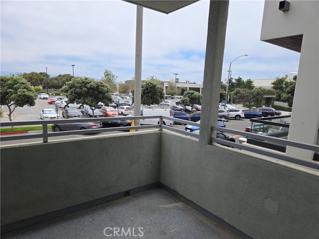 409 15th Street, Manhattan Beach CA: https://media.crmls.org/medias/dcb62faa-35bb-4222-a7f1-e5626a5800c5.jpg