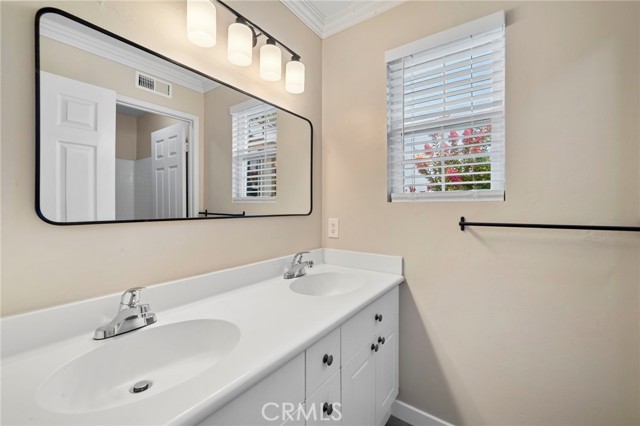 47 Rue Du Chateau, Aliso Viejo CA: https://media.crmls.org/medias/dcb6c969-76b8-408b-9946-123e9e3ee356.jpg