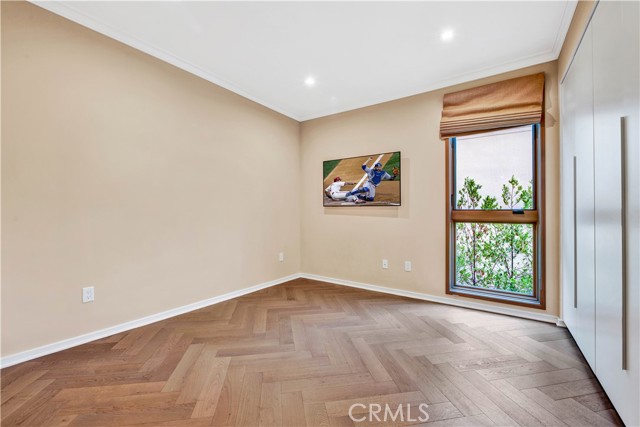 Detail Gallery Image 15 of 35 For 132 N Swall Dr #201,  Los Angeles,  CA 90048 - 2 Beds | 2 Baths