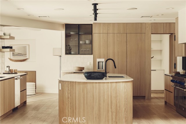 4195 Alonzo Avenue, Encino CA: https://media.crmls.org/medias/dcb70446-8244-4ff5-85d9-6a467d6a7f1b.jpg