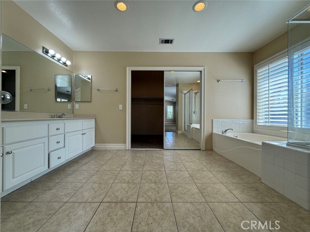 Detail Gallery Image 16 of 21 For 1354 Williamsburg Ln, Corona,  CA 92882 - 4 Beds | 3 Baths