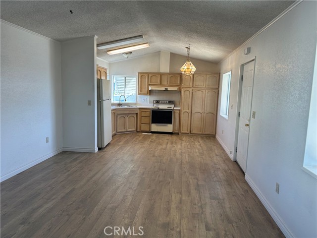 Detail Gallery Image 6 of 13 For 1010 Terrace #127,  San Bernardino,  CA 92410 - 2 Beds | 1 Baths