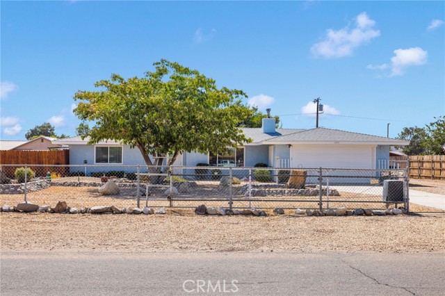 Detail Gallery Image 2 of 39 For 15192 Osage Rd, Apple Valley,  CA 92307 - 3 Beds | 2 Baths