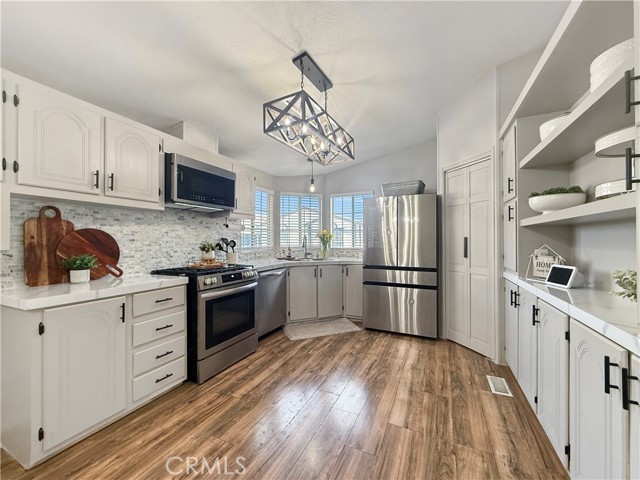 Detail Gallery Image 7 of 30 For 4901 Green River Rd #239,  Corona,  CA 92880 - 4 Beds | 2 Baths