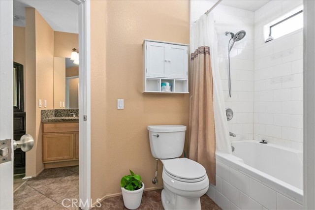 34372 Laura Way, Rancho Mirage CA: https://media.crmls.org/medias/dcba3217-d26a-4a76-b472-0503e39a51c5.jpg