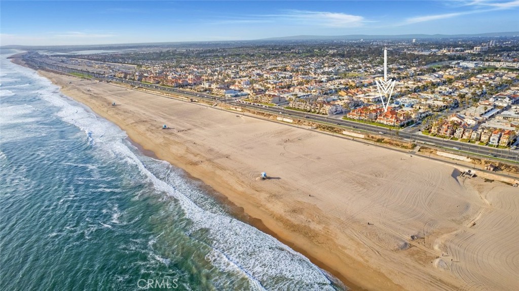 https://media.crmls.org/medias/dcba3bbf-1cdc-4ee3-a7e7-0a66c9b3441f.jpg?preset=X-Large