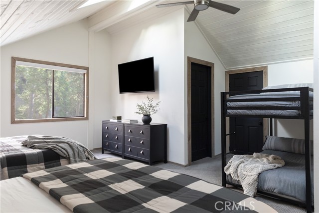 Detail Gallery Image 21 of 22 For 340 Crystal Lake Rd, Big Bear Lake,  CA 92315 - 4 Beds | 3 Baths