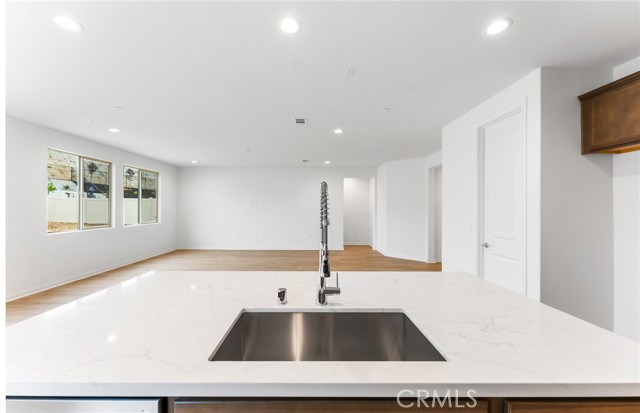 3920 Hudson Lane, Lake Elsinore CA: https://media.crmls.org/medias/dcbb65c9-c99c-429b-b7bf-93f66ae01f4c.jpg