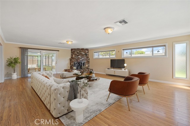 16409 Amber Valley Drive, Whittier CA: https://media.crmls.org/medias/dcbb7550-05f5-4ed2-b1c7-18e9935d7f3c.jpg