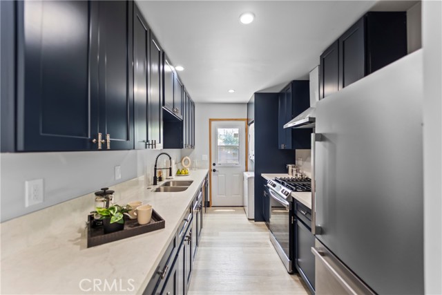 5606 White Oaks Avenue, Encino CA: https://media.crmls.org/medias/dcbbb1e2-afa5-458a-a659-61befeeb7188.jpg