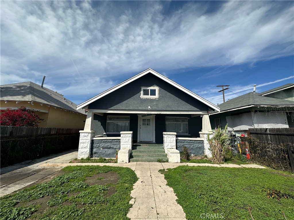 207 W 66th Street, Los Angeles, CA 90003